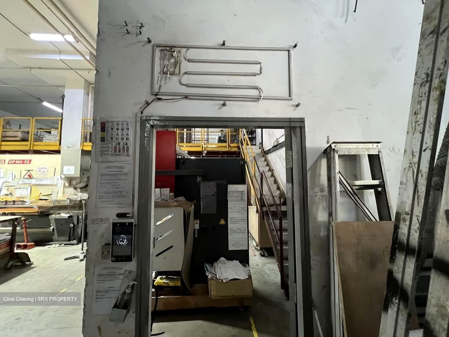 E9 Premium (D27), Factory #560629171